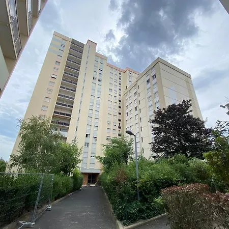 Les Meublés Les Dômes Du Parc * Clermont-Ferrand